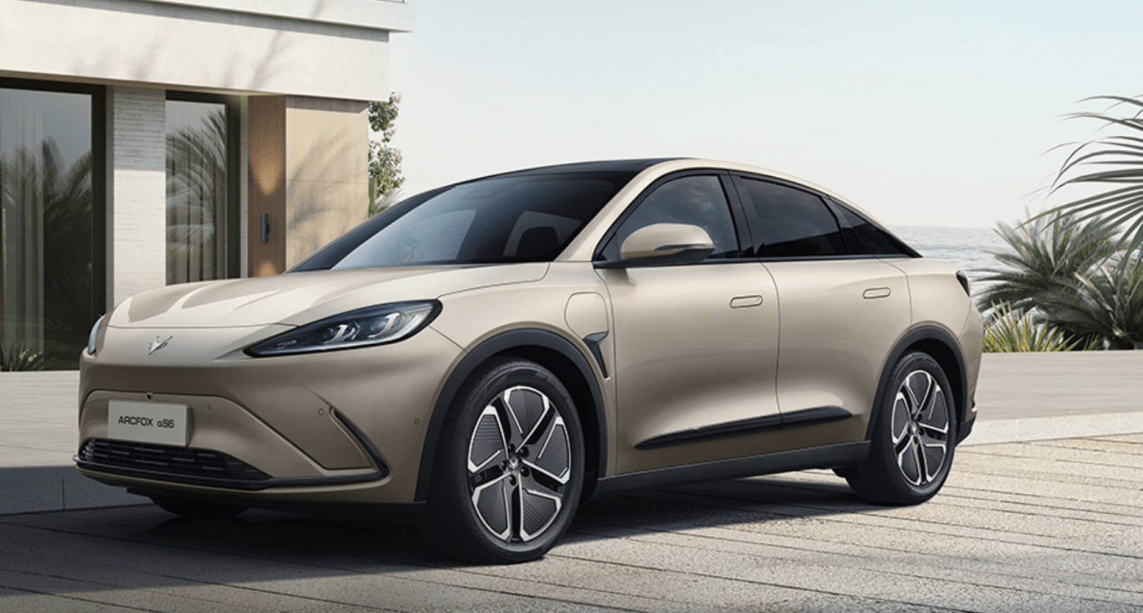 拒绝“纸面安全” 北汽蓝谷极狐阿尔法S6用碰撞说话